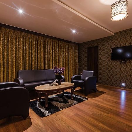 Hotel Peace Park Panvel Exterior foto